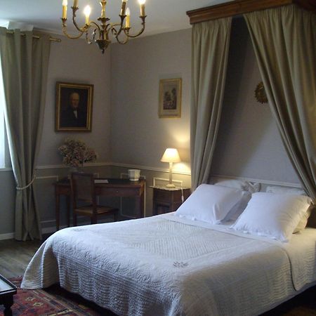 Manoir De La Baronnie Bed & Breakfast Saint-Malo Bagian luar foto