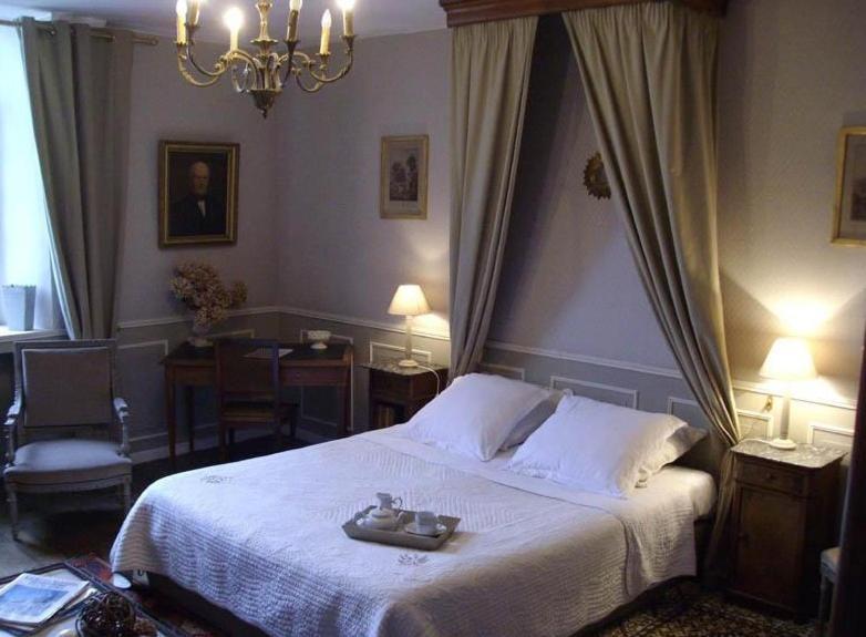 Manoir De La Baronnie Bed & Breakfast Saint-Malo Bagian luar foto