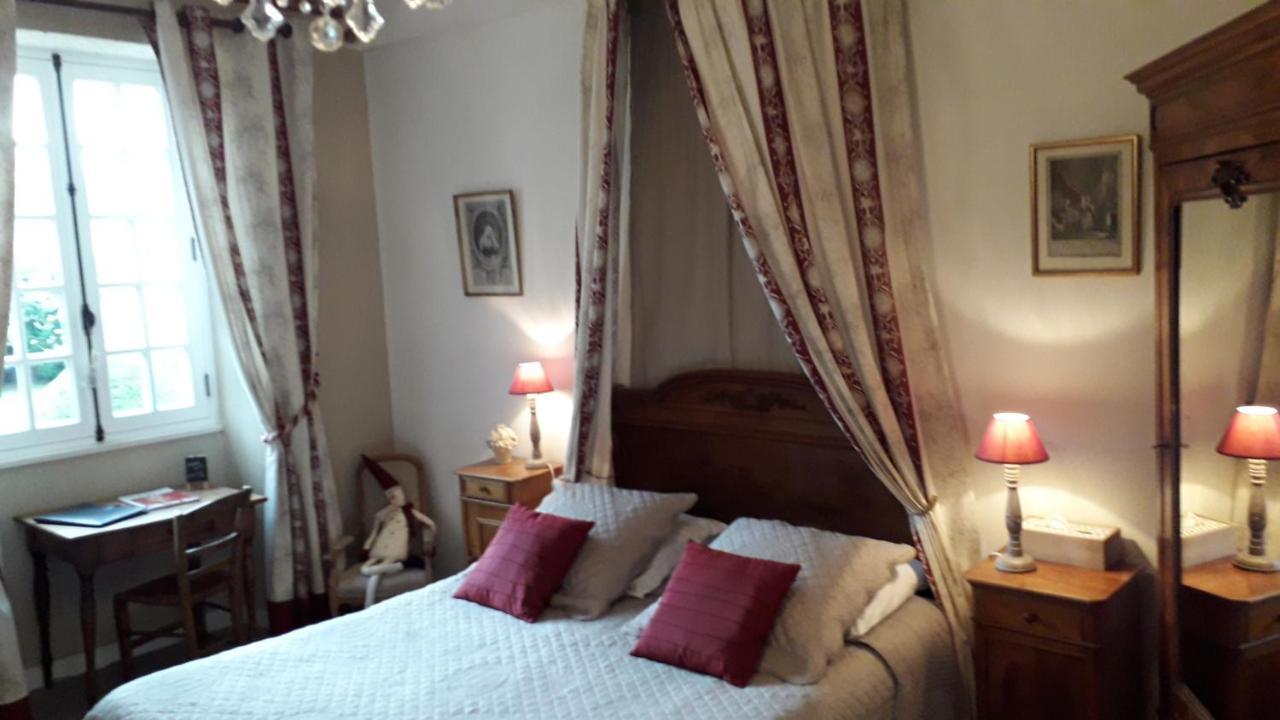 Manoir De La Baronnie Bed & Breakfast Saint-Malo Bagian luar foto