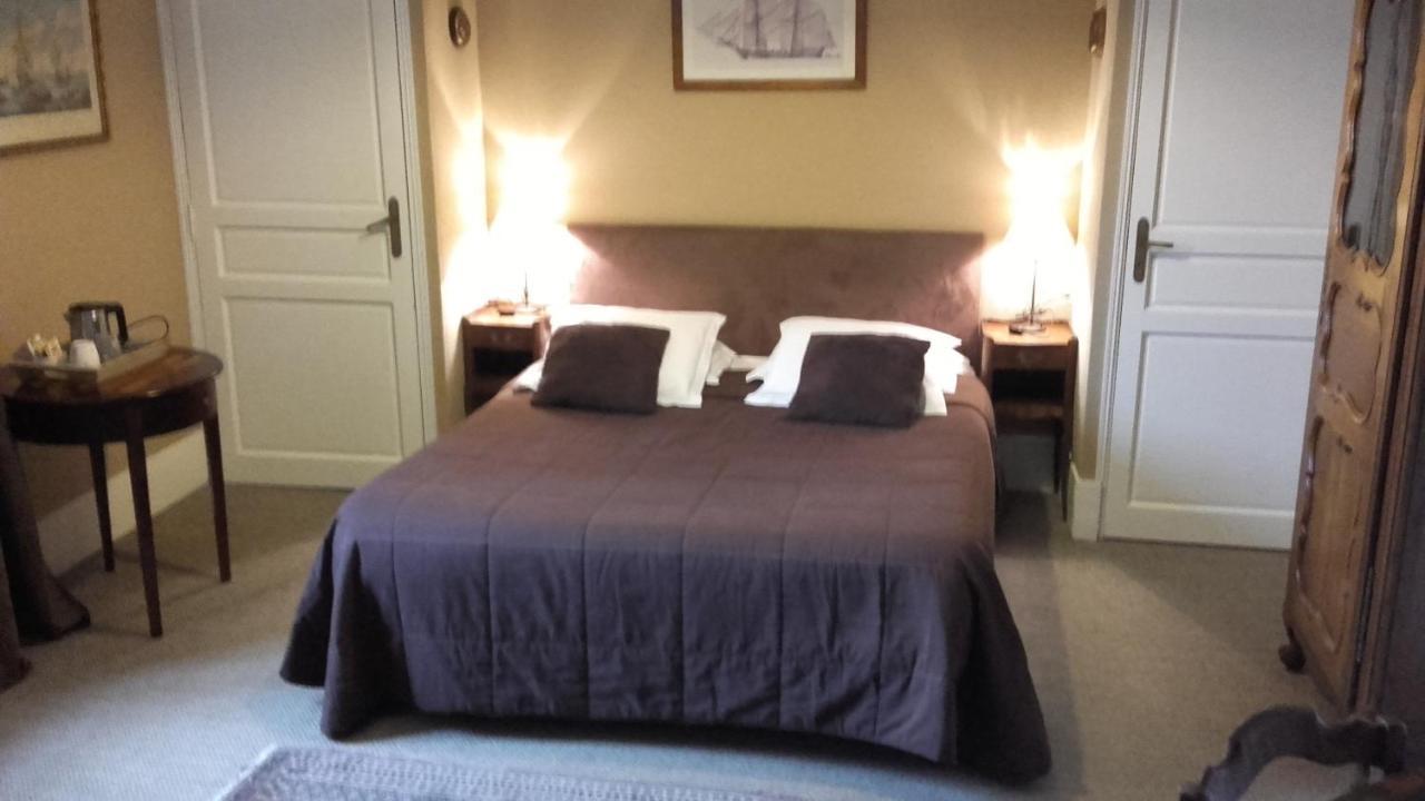 Manoir De La Baronnie Bed & Breakfast Saint-Malo Bagian luar foto