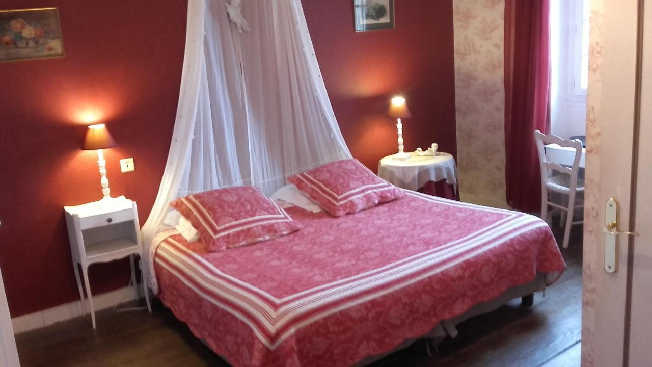 Manoir De La Baronnie Bed & Breakfast Saint-Malo Bagian luar foto