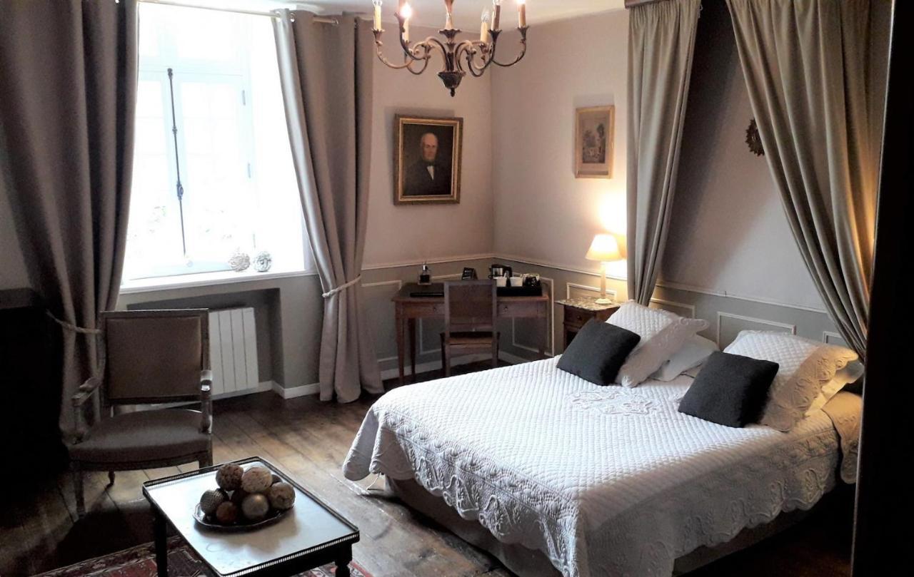 Manoir De La Baronnie Bed & Breakfast Saint-Malo Bagian luar foto