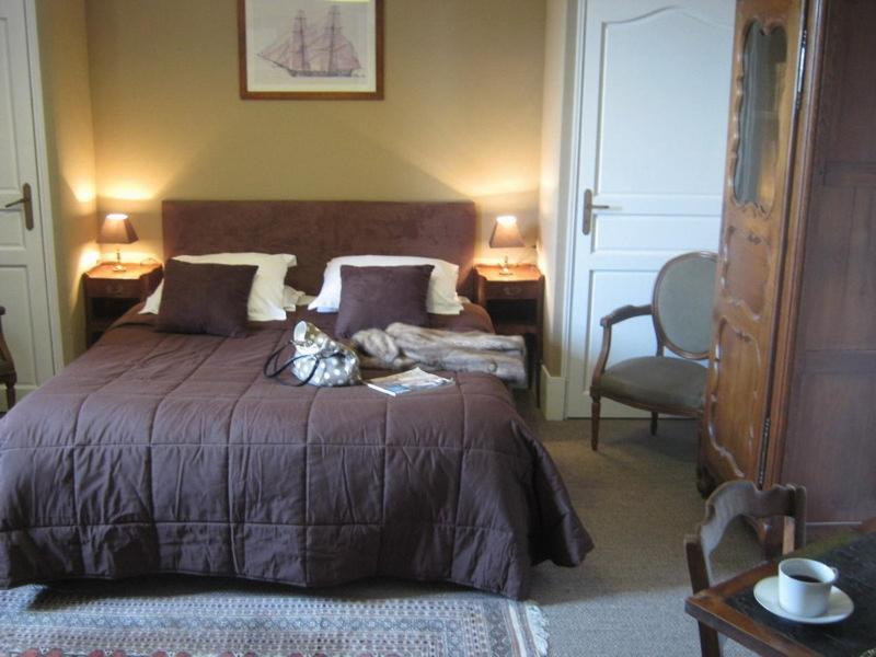 Manoir De La Baronnie Bed & Breakfast Saint-Malo Bagian luar foto