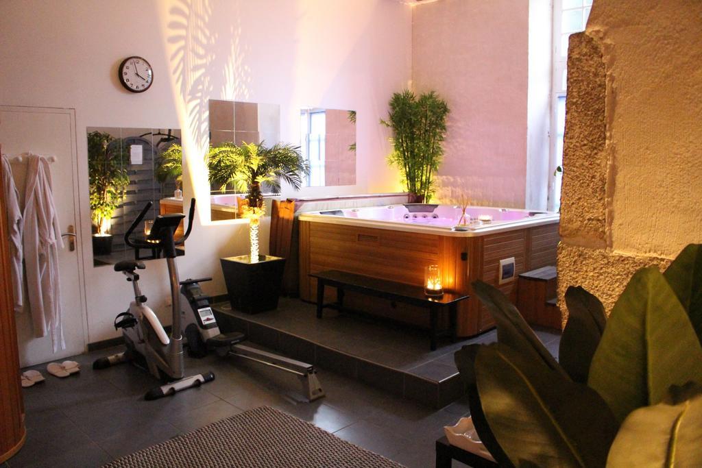 Manoir De La Baronnie Bed & Breakfast Saint-Malo Bagian luar foto