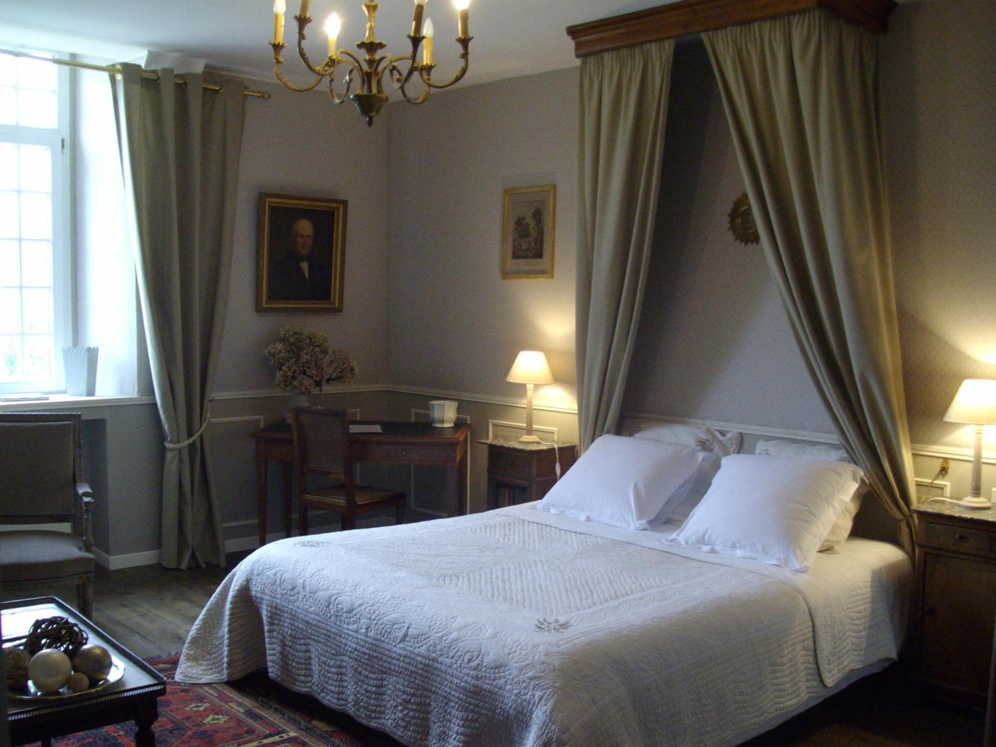 Manoir De La Baronnie Bed & Breakfast Saint-Malo Bagian luar foto