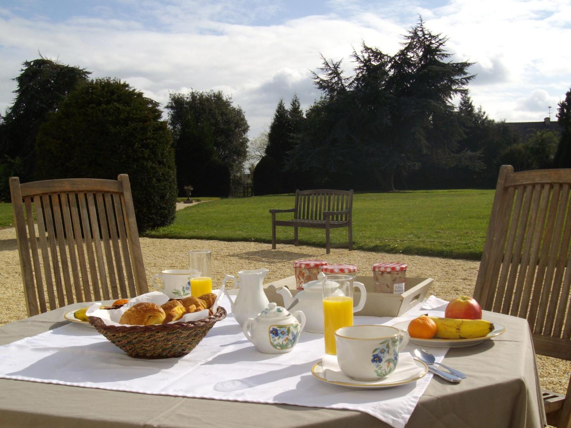 Manoir De La Baronnie Bed & Breakfast Saint-Malo Bagian luar foto