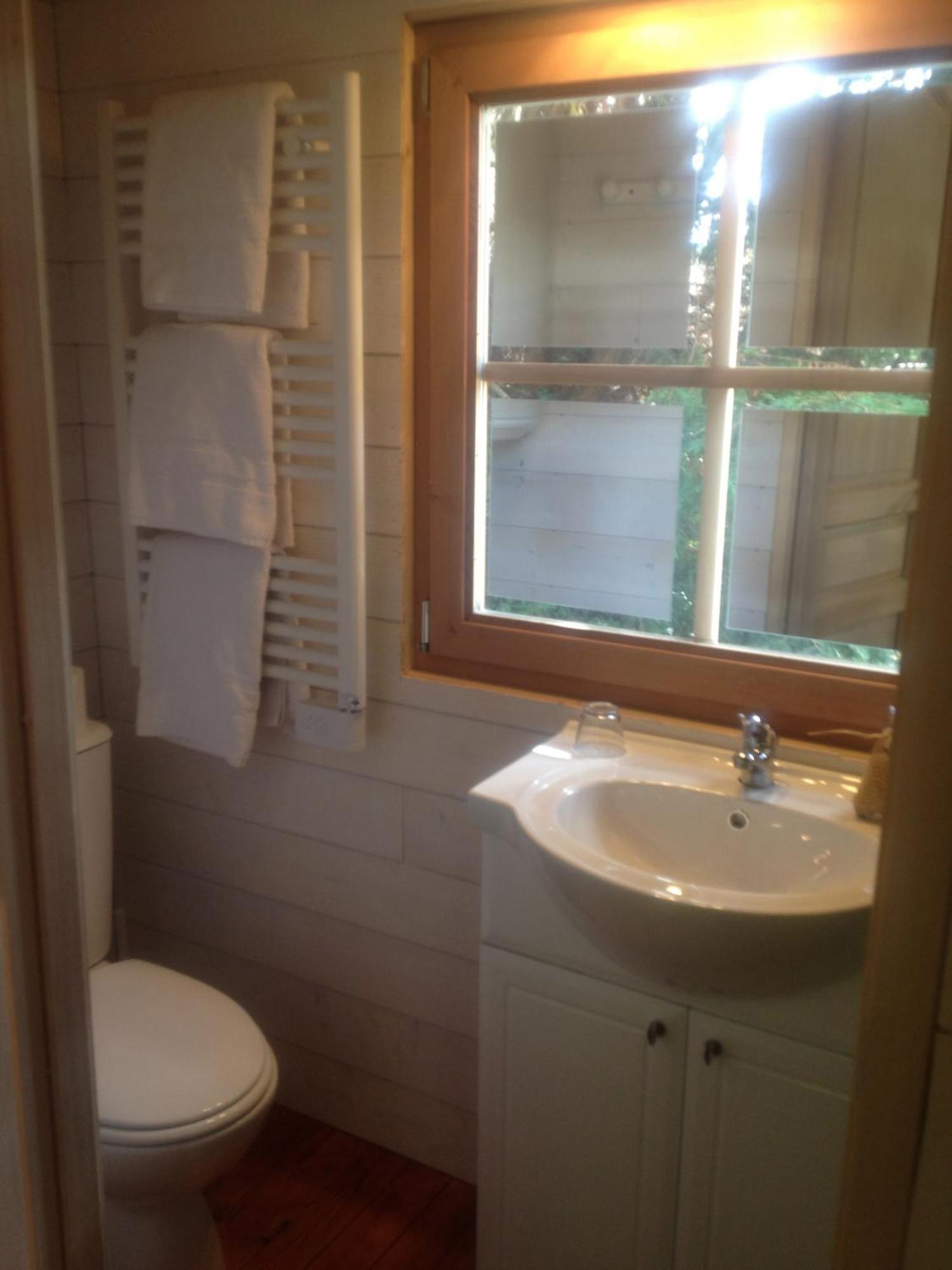 Manoir De La Baronnie Bed & Breakfast Saint-Malo Bagian luar foto