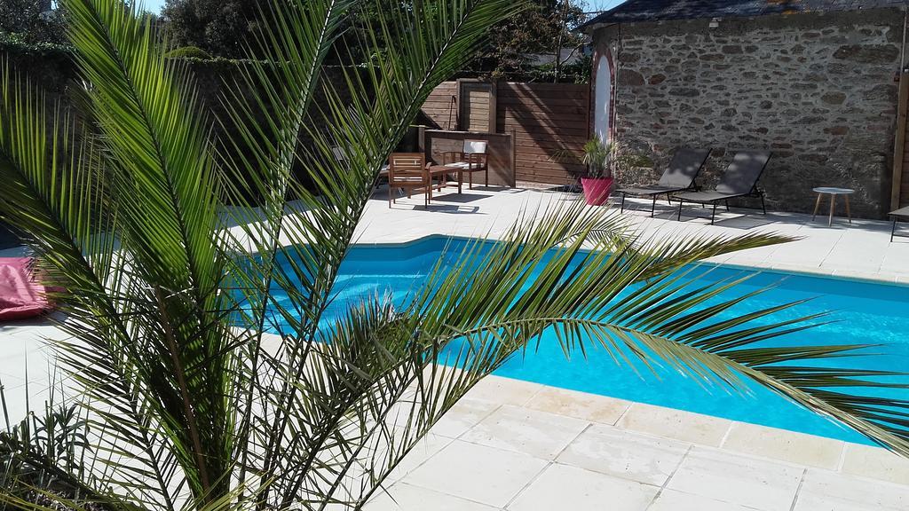 Manoir De La Baronnie Bed & Breakfast Saint-Malo Bagian luar foto